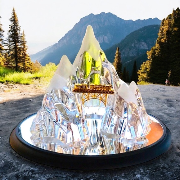 Franklin Mint Crystal Mountain Gold Train w/ Base - Picture 9 of 16